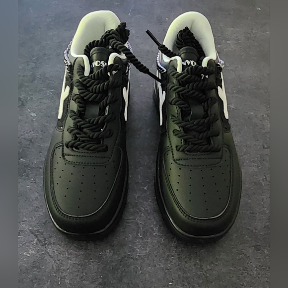 FANVOSSEM Women's Fashion Sneakers Size 8.5 - Picture 2 of 5